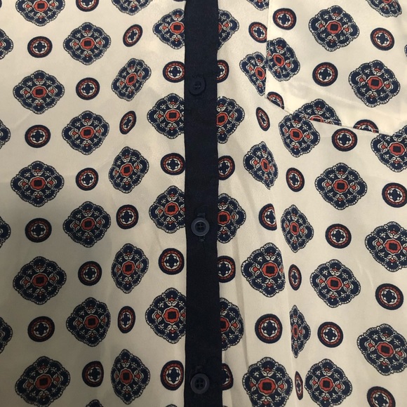 Beautiful women’s top - Picture 3 of 5